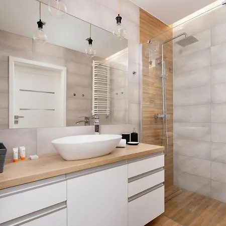 Cystersow Cracow By Renters 克拉科夫